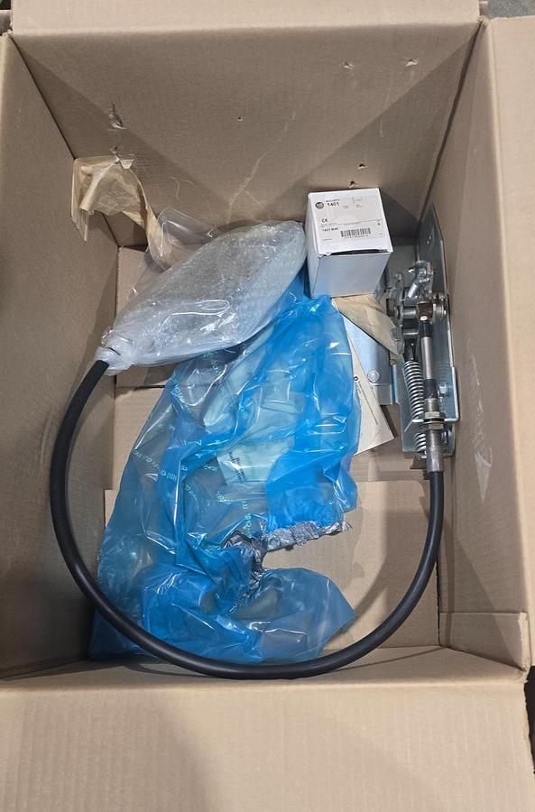 Used Allen Bradley 1494C-DJ622-A4-D-E-F Fusible Disconnect Kit 600V 200A 1494F-D200