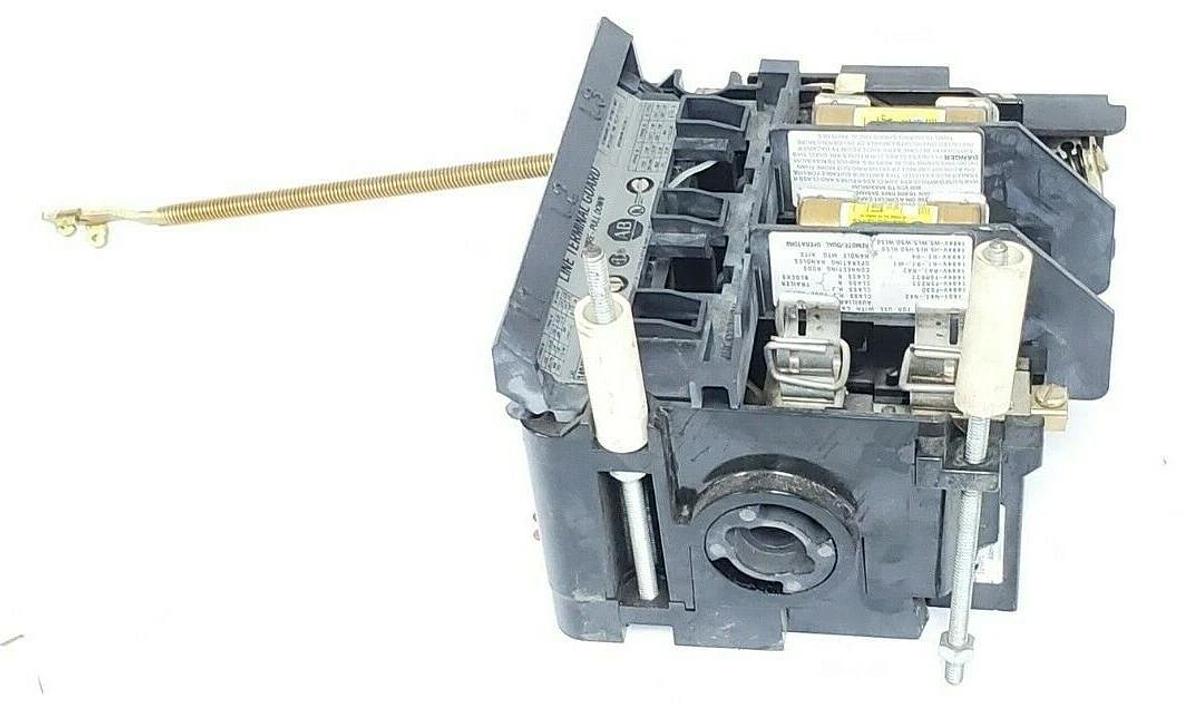Used ALLEN-BRADLEY 1494V-DS30 TERMINAL GUARD DISCONNECT SWITCH W/ 1494V-FS30 BLOCK