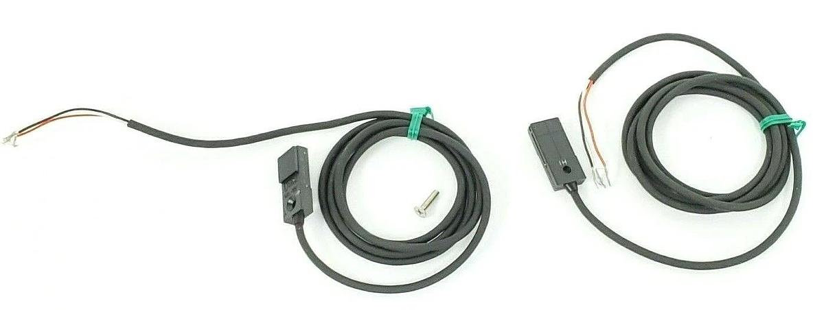 LOT OF 2 NEW SUNX GXL-12F-P PROXIMITY SENSORS GXL12FP