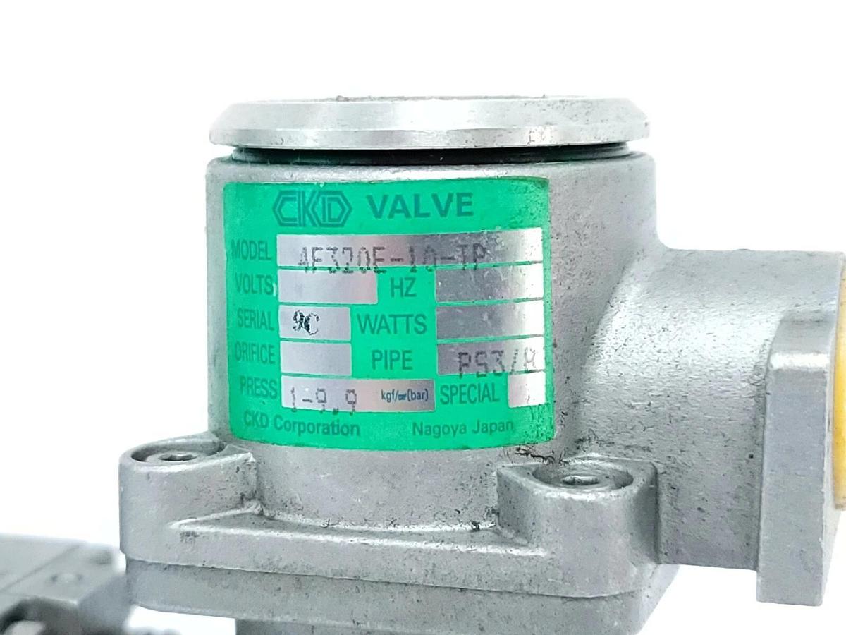 Used CKD 4F320E-10-TP SOLENOID VALVE 4F320E10TP VOLTS: AC200V