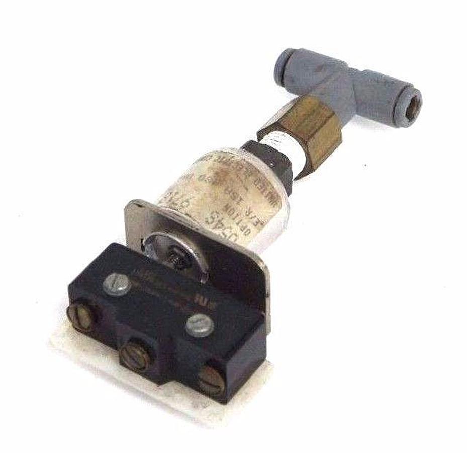 Used UNITED ELECTRIC J54S 9718 PRESSURE SWITCH E/R 15A 480 VAC L103 15A125 J54S9718