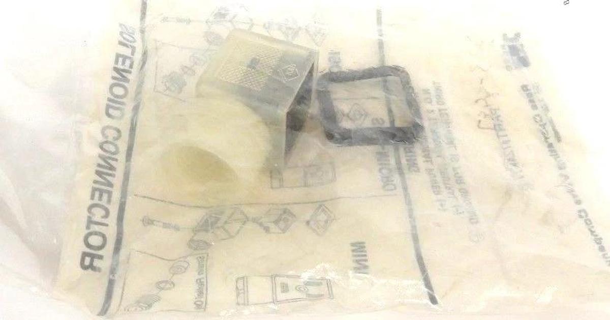 Used NIB ROSS 724K77-B SOLENOID CONNECTOR 48/120VDC 100/240VAC
