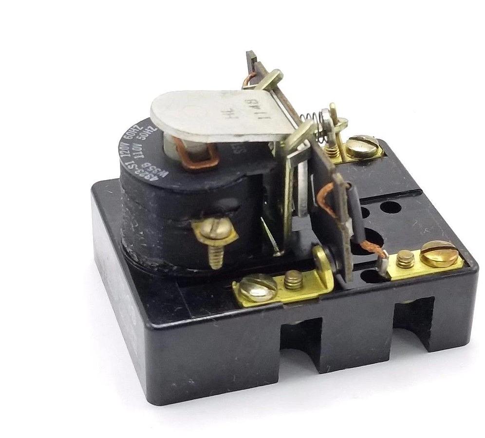 Used SQUARE D 8501-CO-3 RELAY 8501CO3, SER. A, 277VAC, 10AMP, 60HZ