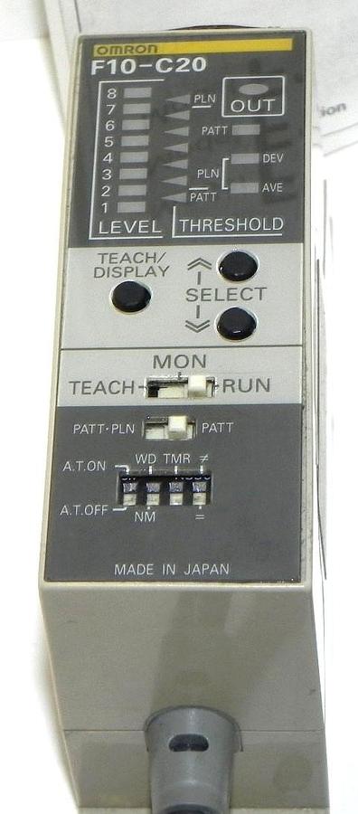 Used OMRON F10-C20 PATTERN MATCHING SENSOR F10C20 SOURCE 24VDC 0.3A