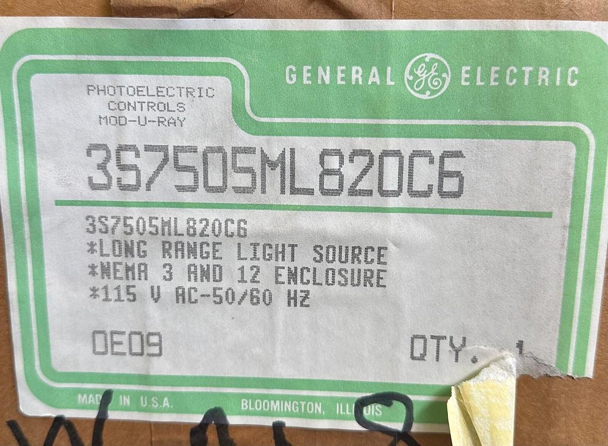 NEW GENERAL ELECTRIC 3S7505ML820C6 LONG RANGE LIGHT SOURCE 115Vac 50/60Hz