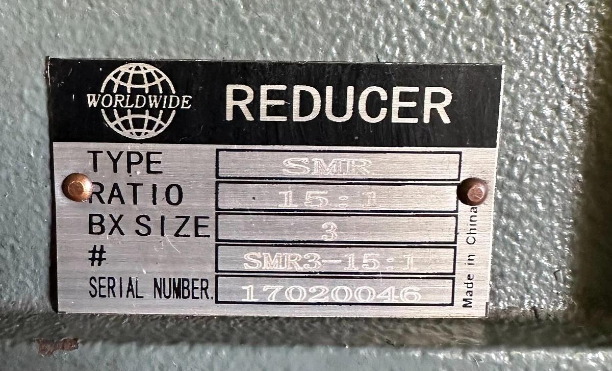 NEW WORLDWIDE SMR3-15:1 / SMR3151 SMR SHAFT MOUNTED REDUCER 15:1 RATIO BX SIZE 3