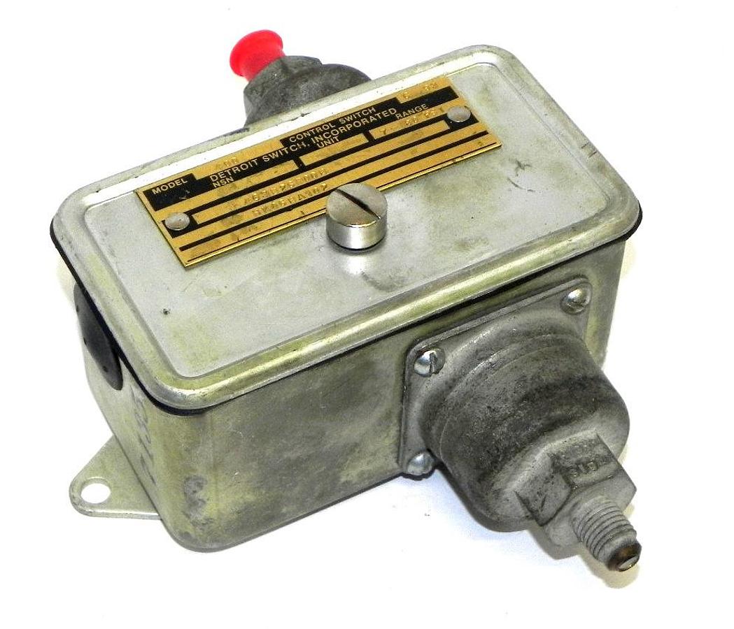 Used DETROIT SWITCH MODEL 400 CONTROL SWITCH 4G3B26D00B HK06BA102 RANGE: 7-80PSI