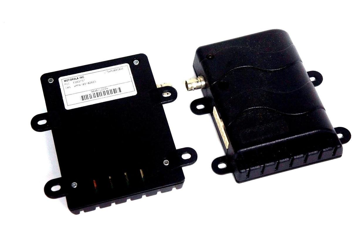 Used LOT OF 2 MOTOROLA INC. FCC: E969797, J19WMW0050AE, CAN: WMMA109102883, 98ABYU222
