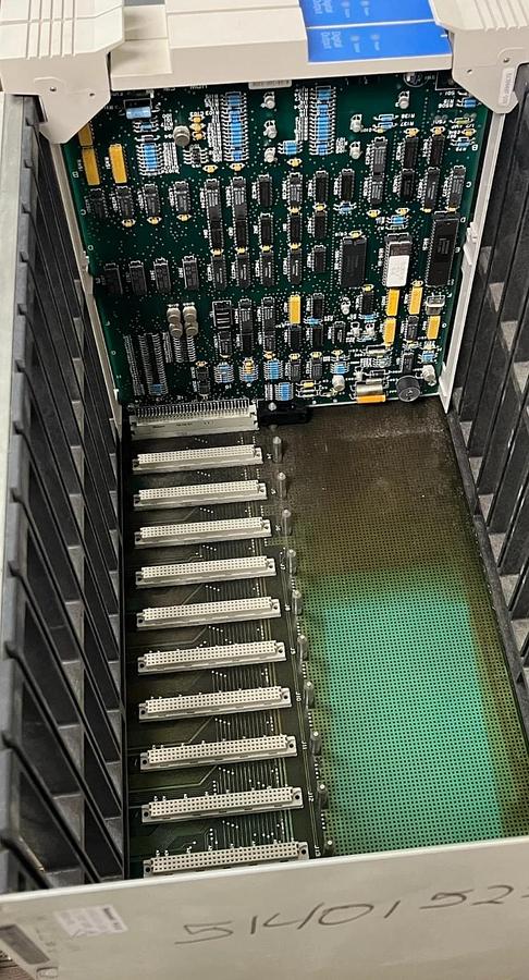 Used Honeywell 51401525-100 Rev A 15-Slot Chassis w/ (2) 51304485-100 Digital Modules
