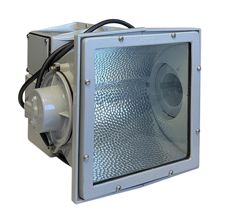 Used WIDELITE EGM175C-6 / EGM175C6 FLOOD LIGHT T1 H POWER FACTOR 347V 0.66A 60Hz USNP