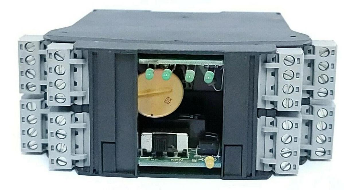 Used SUNX TYPE SF-AC SAFETY RELAY UNIT SFAC 70mA 24VDC 250VAC