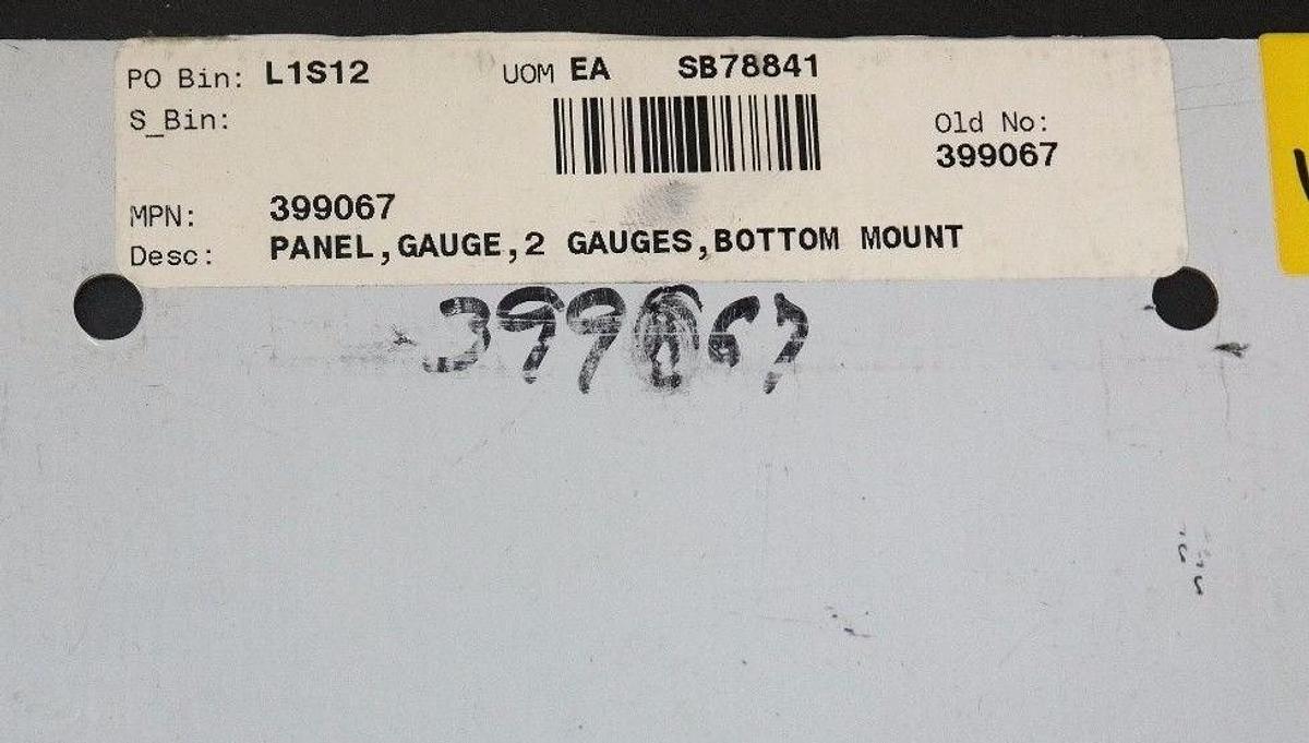 Used LOT OF 2 NEW 399067 PANEL, GAUGE, 2 GAUGES, BOTTOM MOUNT SB78841