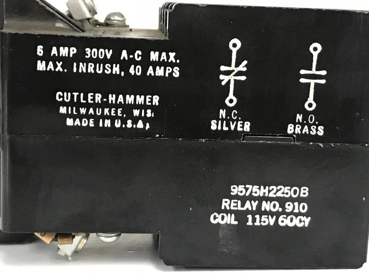 Used LOT OF 2 CUTLER-HAMMER 9575H2250 COMPACT 300 TYPE CF RELAYS 300VAC, 6A, 910