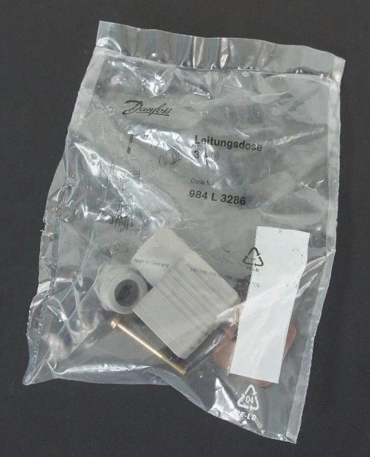 Used DANFOSS 984-L-3286 PLUG CONNECTOR 984L3286