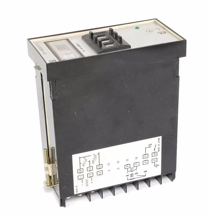 Used RKC DB-480B1C-V TEMPERATURE CONTROLLER 0-499 DEG. C, 110-220V, DB480B1CV