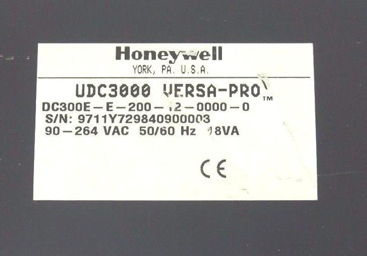 Used HONEYWELL DC300E-E-200-12-0000-0 UDC3000 VERSA-PRO 90-264VAC, 50/60HZ, 18VA