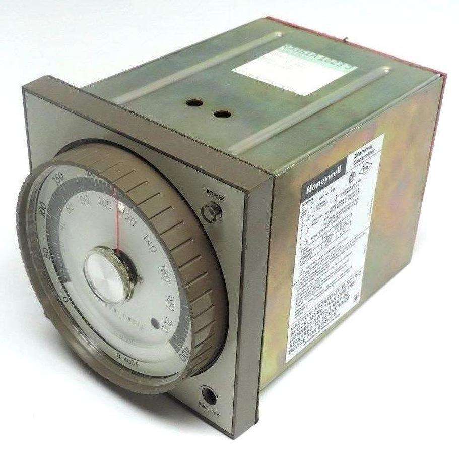 Used HONEYWELL R7351A-1023-3 DIALATROL R7351A10233, 120V, 50/60HZ, 12VA