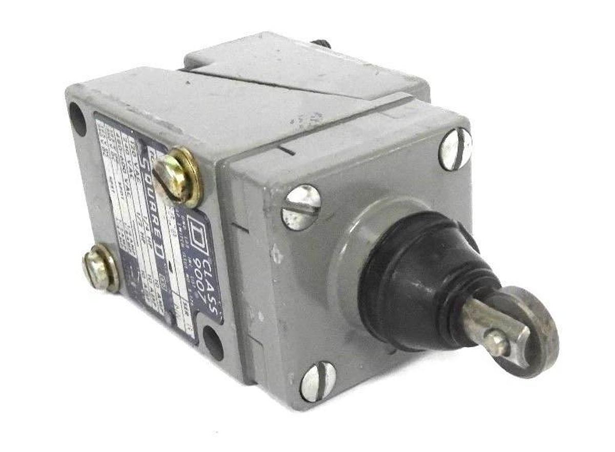 Used SQUARE D 9007-B52D LIMIT SWITCH 9007B52D, 120VAC 1/4HP 10AMP SER. B