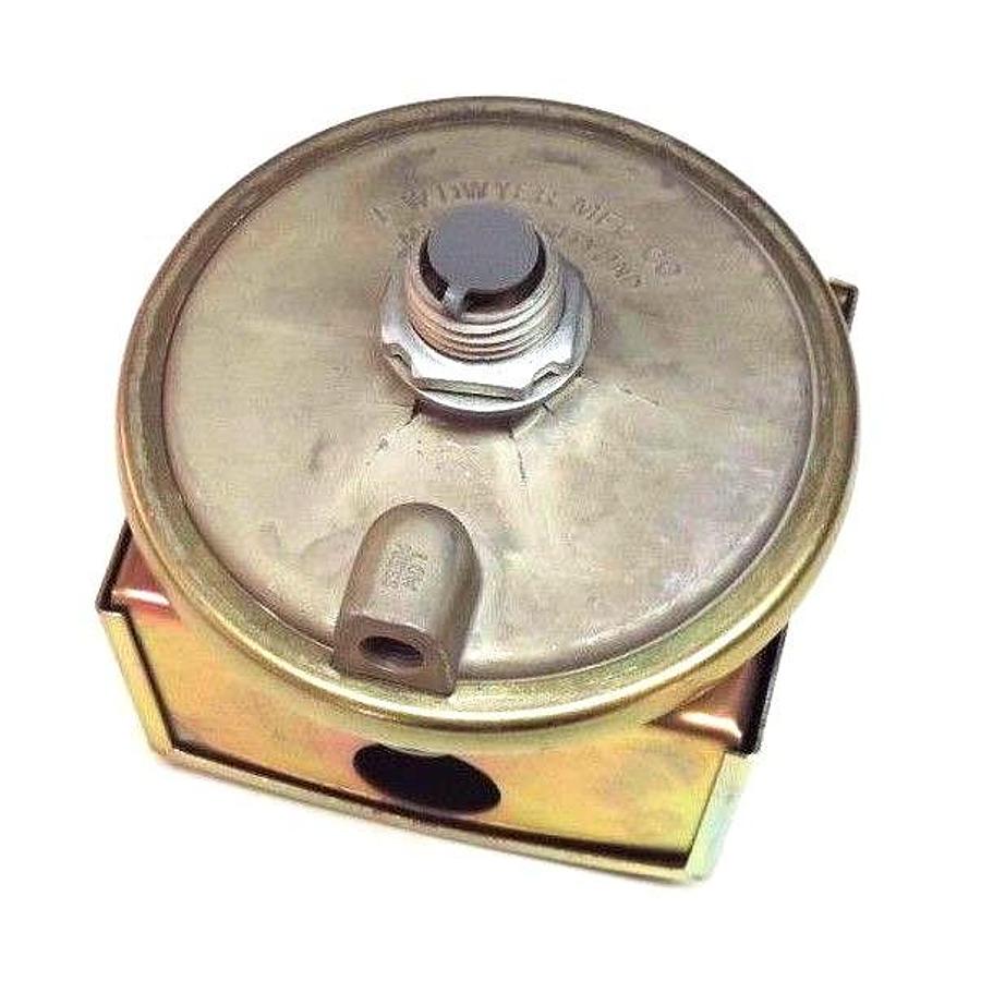 Used DWYER 1823-20 LOW DIFFERENTIAL SWITCH 182320