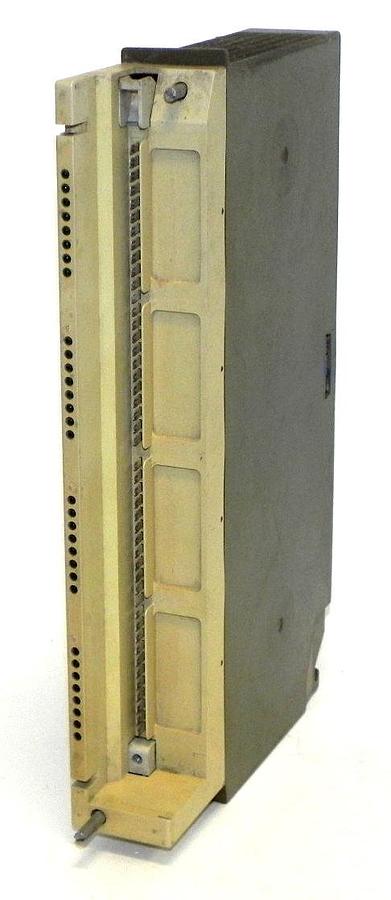 Used SIEMENS 6ES54307LA11 INPUT MODULE 6ES5-430-7LA11 DIGITAL 32X24V DC