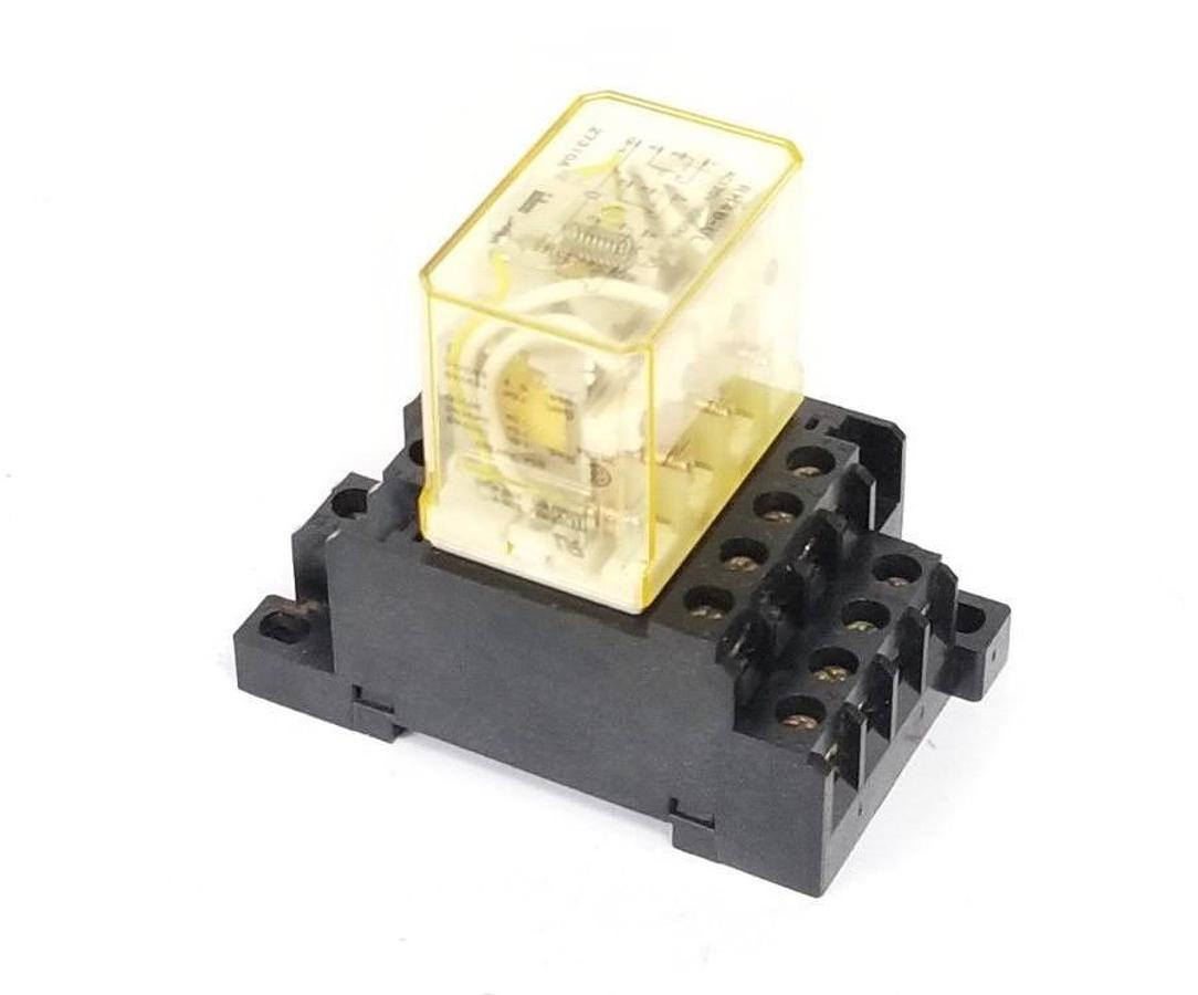 Used ALLEN BRADLEY 700-HN139 RELAY BASE SER. A W/ RH4B-UL RELAY