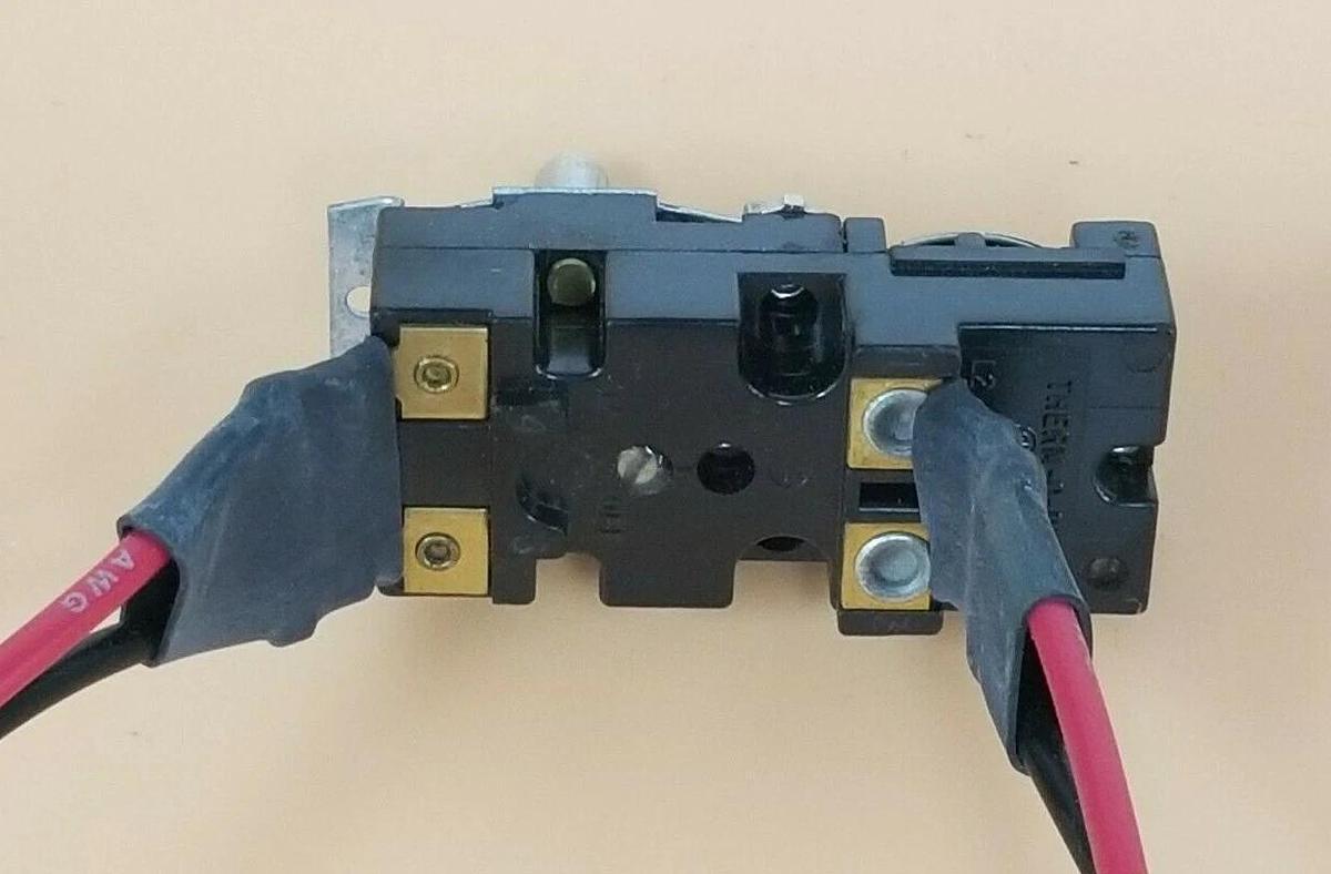 Used NIB CADET 67066 MODEL XLT2 FIELD MOUNT THERMOSTAT, DOUBLE POLE, 67066XLT2