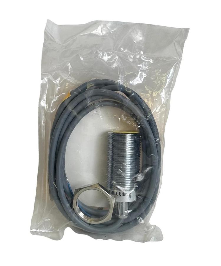 Used NEW TURCK BI10-M30T-AP6X / BI10M30TAP6X INDUCTIVE SENSOR 10-30VDC 200mA 46190