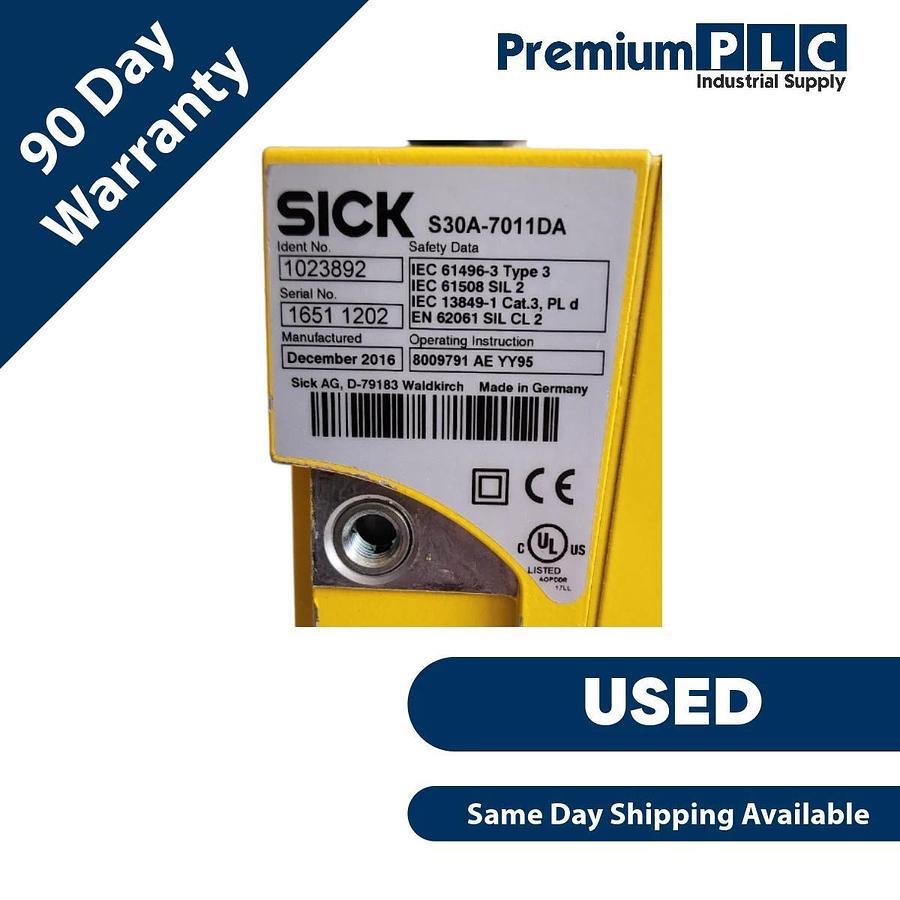 Used USED SICK S30A-7011DA S3000 SAFETY LASER SCANNER P/N 1023892 W/SX0A-A0000B PLUG