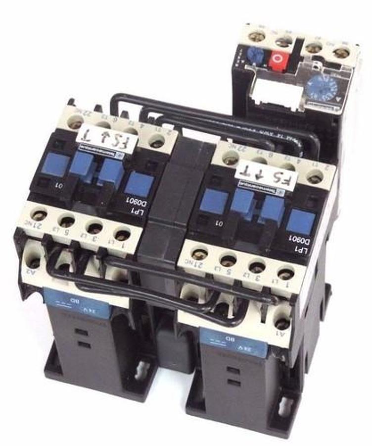 Used TELEMECANIQUE LP2D0901 REVERSING CONTACTOR W/ LR2D1301 OVERLOAD RELAY