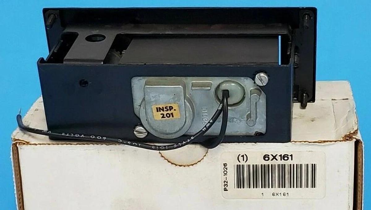 Used REDINGTON P32-1026 115VAC 8W ELECTRONIC COUNTER PANEL MOUNT 6 FIGURE