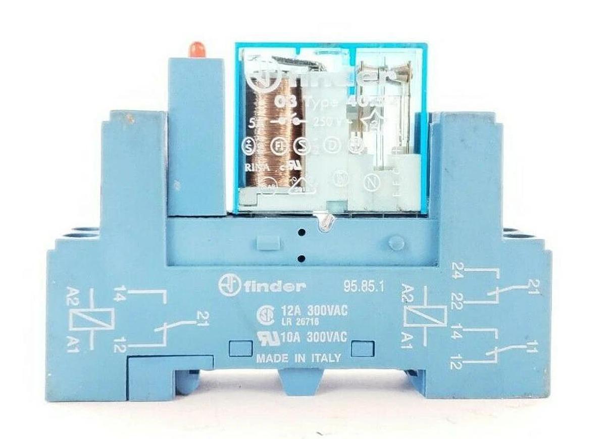 Used FINDER 03 TYPE 40.52 RELAY W/ 95.85.1 SOCKET & 99.80.9.024.90 LED MODULE