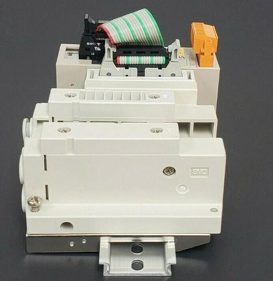 NEW SMC SS5V1-10PGD1-02DS-C6-D-X266 MANIFOLD PLUG-IN SS5V110PGD102DSC6DX266