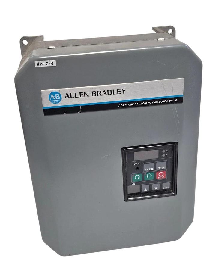 Used ALLEN BRADLEY 1333-AAB ADJUSTABLE FREQUENCY AC DRIVE 1333AAB SER. D