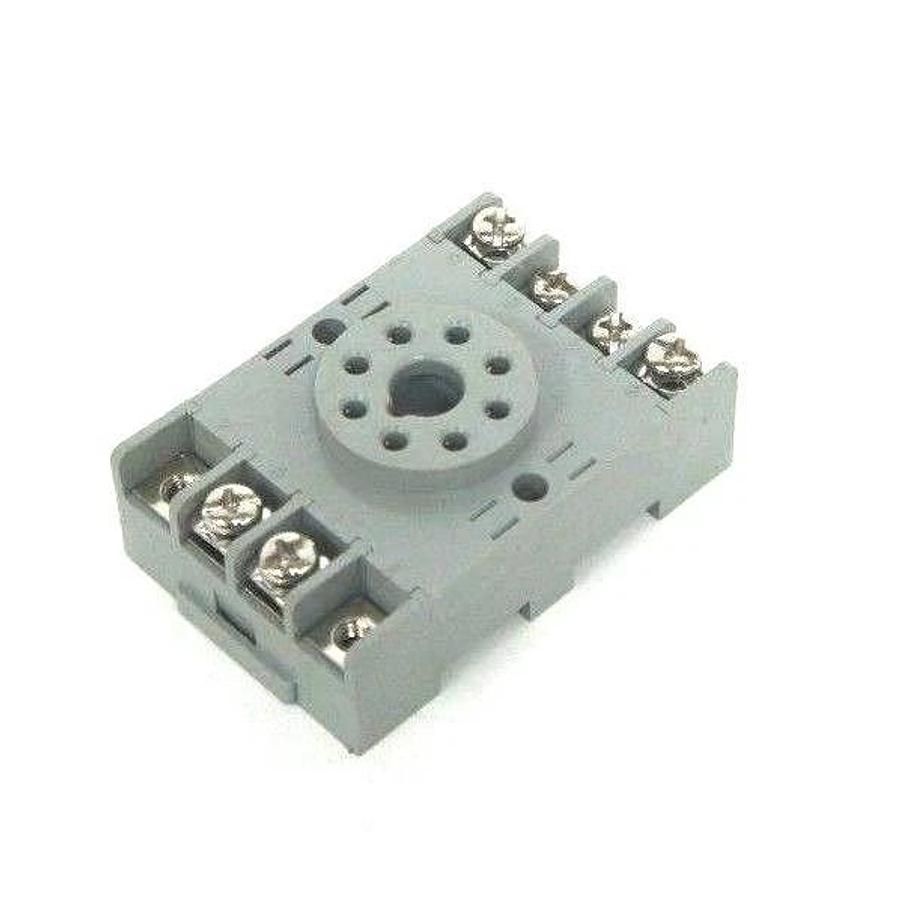 Used IDEC SR2P-06 RELAY SOCKET 10A, 300V, SR2P06