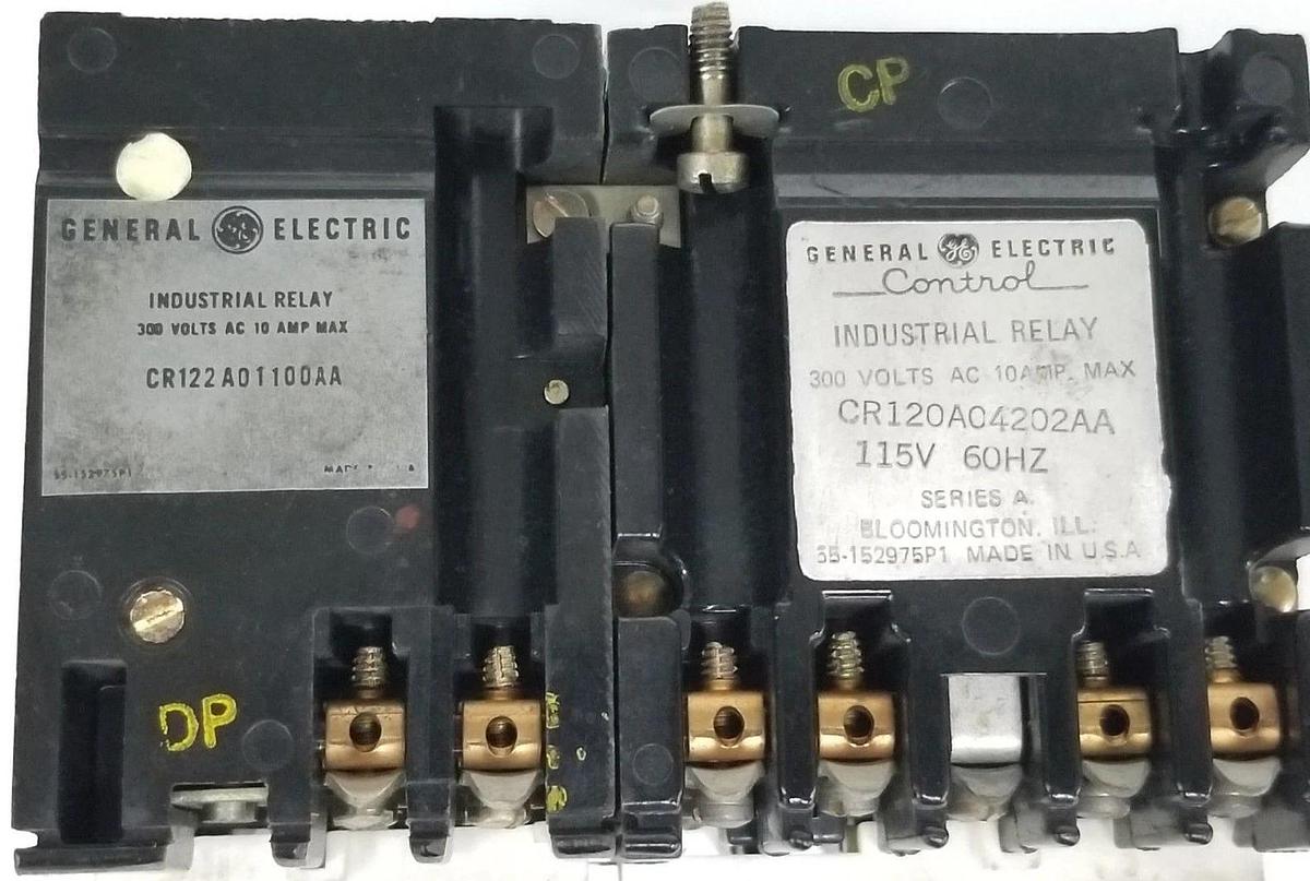 Used GENERAL ELECTRIC CR120A04202AA INDUSTRIAL RELAY 115V 60HZ W/ CR122A01100AA