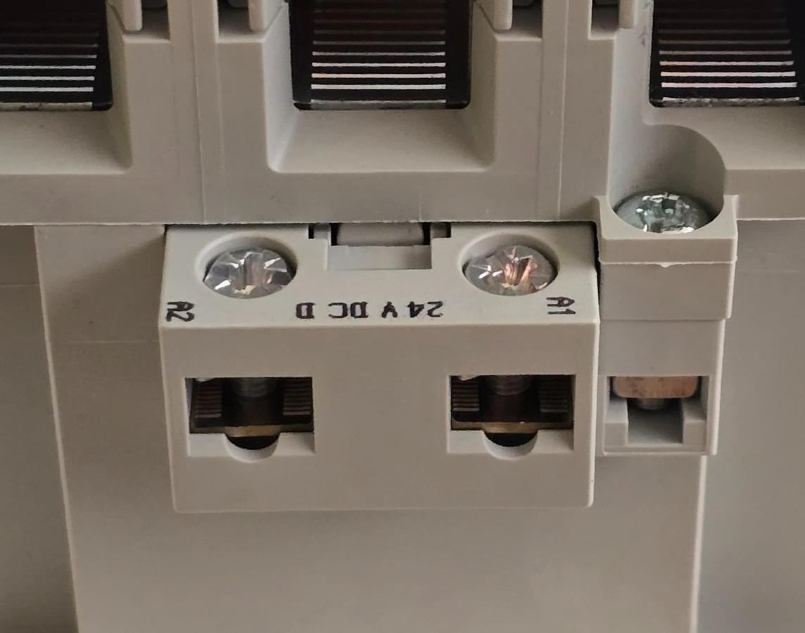 Used Allen Bradley 100-C85DJ00 /A 100-C IEC Contactor 85A 24VDC-Coil 100-C85D*00 NSNP