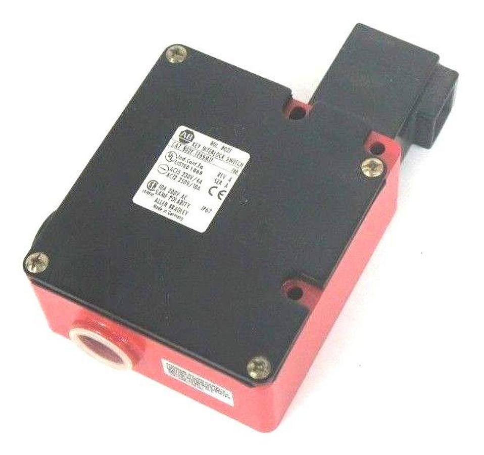 Used NEW ALLEN BRADLEY 802F-TE6SM11 SAFETY INTERLOCK SWITCH SER. A REV. A W/O KEY