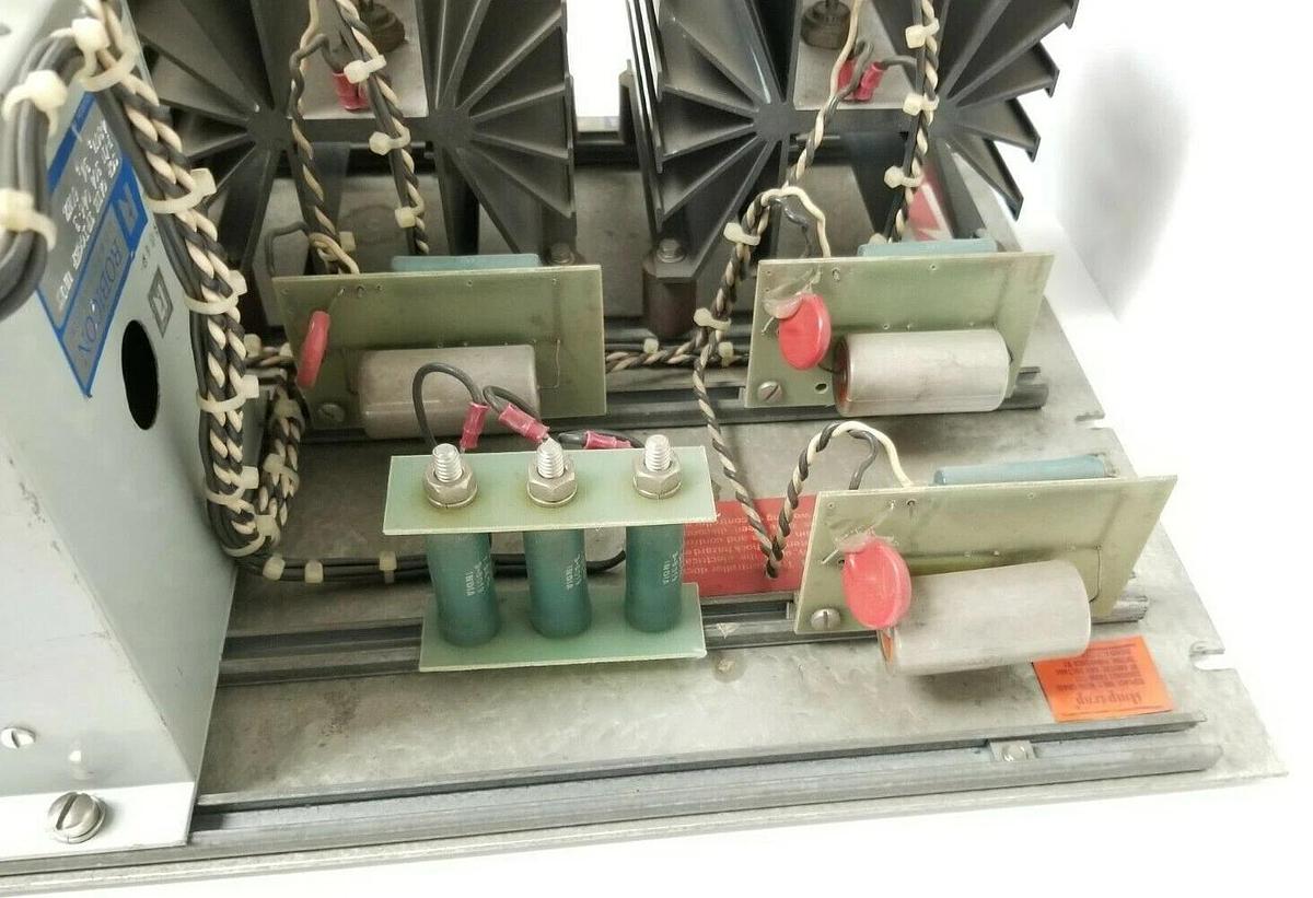 Used ROBICON CORP. 401-324 SCR POWER CONTROLLER 480V 25A W/ 304-046-3 SCR GATE TRIG.