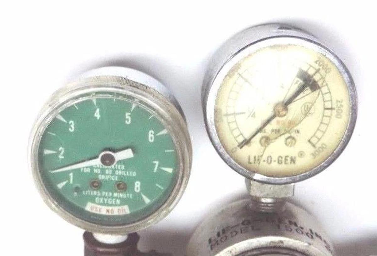 Used LIF-O-GEN MODEL 1500 GAS PRESSURE REGULATOR, 1-8 LITERS PER MIN OXYGEN GAUGE
