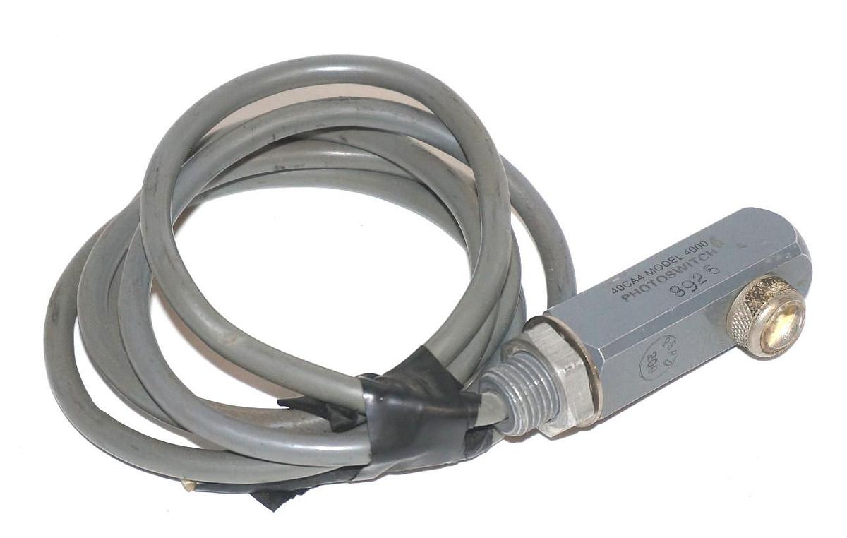 Used ALLEN BRADLEY/PHOTOSWITCH 40CA4-4000 PHOTOELECTRIC SENSOR SIDEVIEW 40CA44000
