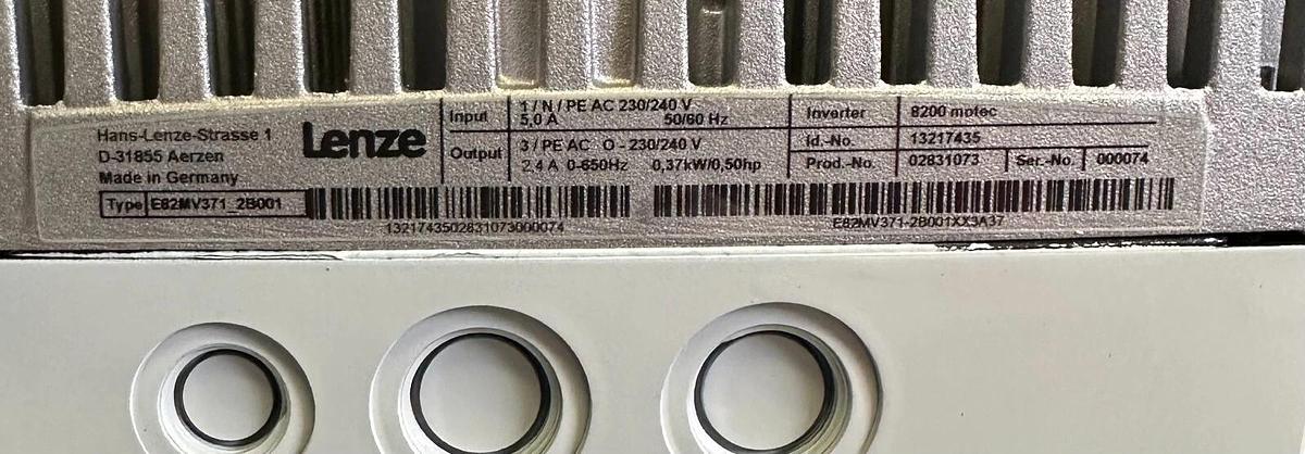 NEW LENZE GKR04-2E VBR071C32 GEAR MOTOR MDEMAXX071-32C0U E82MV371-2B001 INVERTER