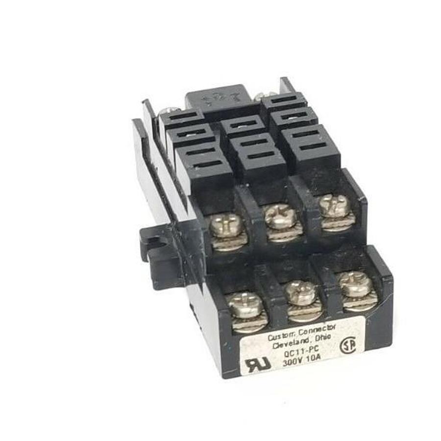 Used CUSTOM CONNECTOR QC11-PC SOCKET FOR SQUARE BASE 10AMP 300V, QC11PC