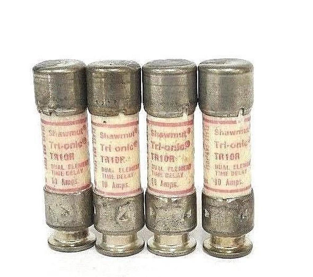 LOT OF 4 NEW FERRAZ SHAWMUT TR10R TRI-ONIC DUEL-ELEMENT FUSES 250V AC, 10A
