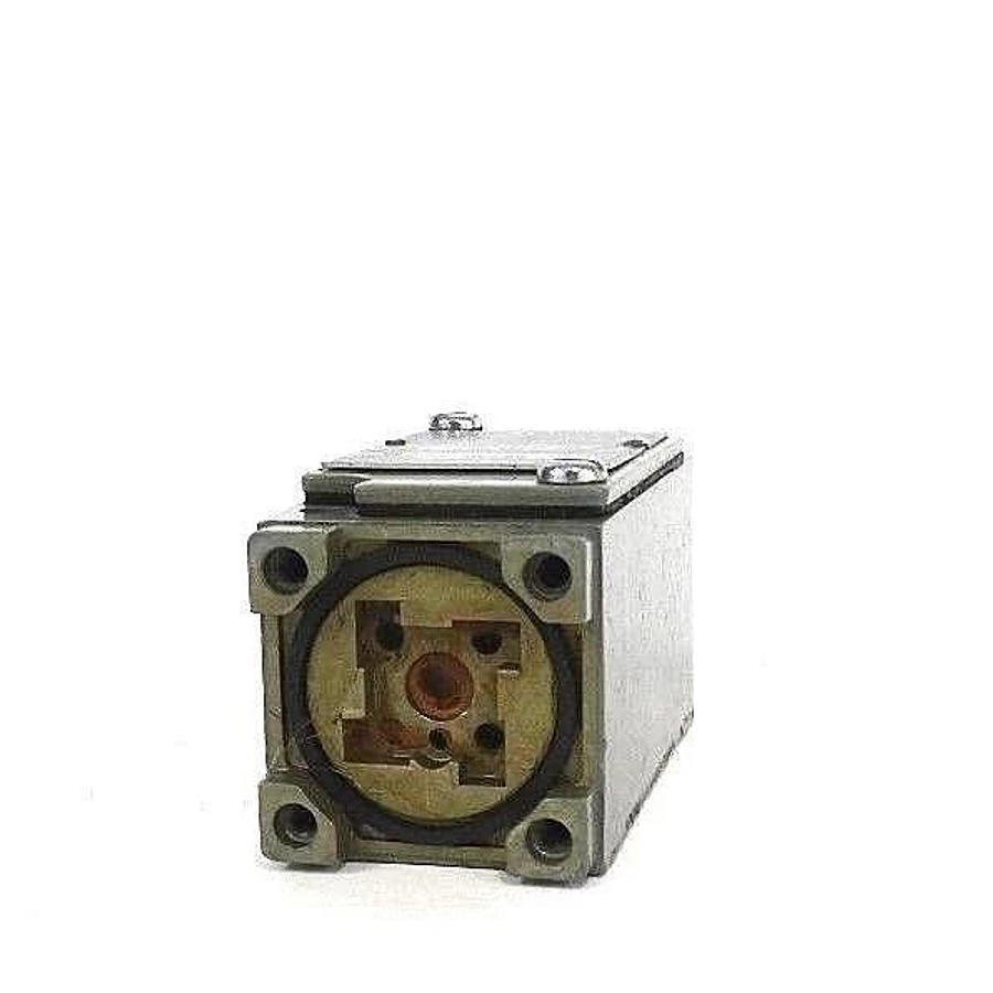 Used SQUARE D 9007-B65A2 LIMIT SWITCH 9007B65A2, SER. B, FORM: CK