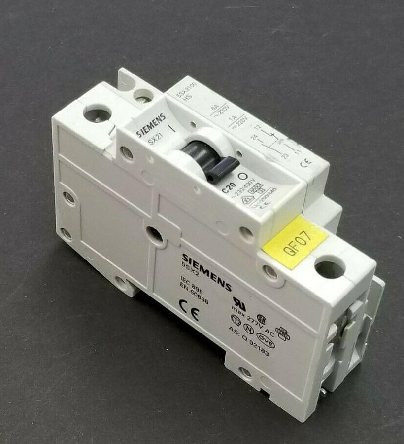 Used SIEMENS 5SX21-C20 CIRCUIT BREAKER 230/400V IEC 898 W/ 5SX9100-HS CONTACT BLOCK