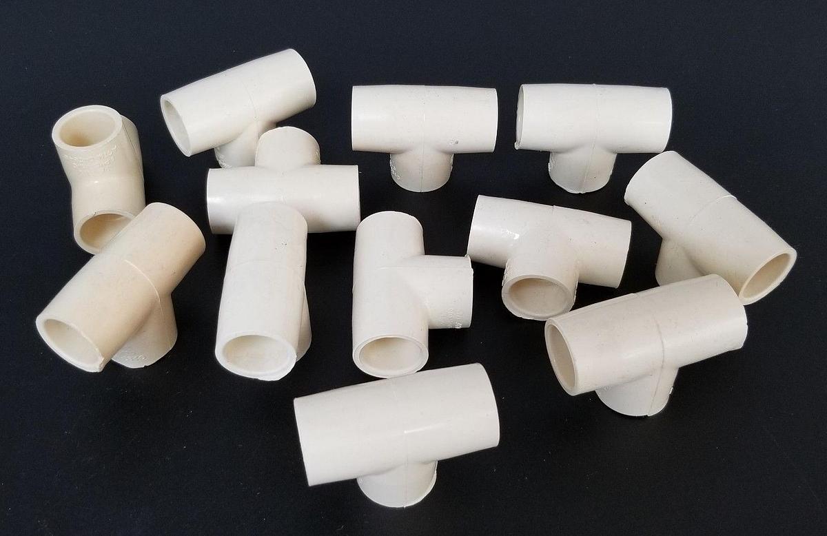 LOT OF 12 NEW CPF CHARLOTTE ASTM D-2846 T-FITTINGS CPVC-4120, CPF 1/2"