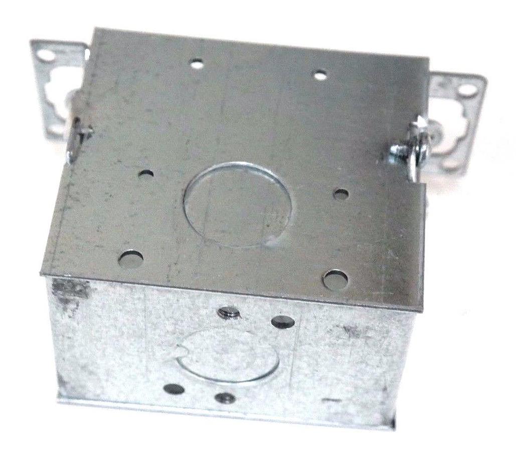 Used BOX OF 25 NEW COOPER CROUSE-HINDS TP676 GANGABLE SWITCH BOXES 2-3/4" DEEP