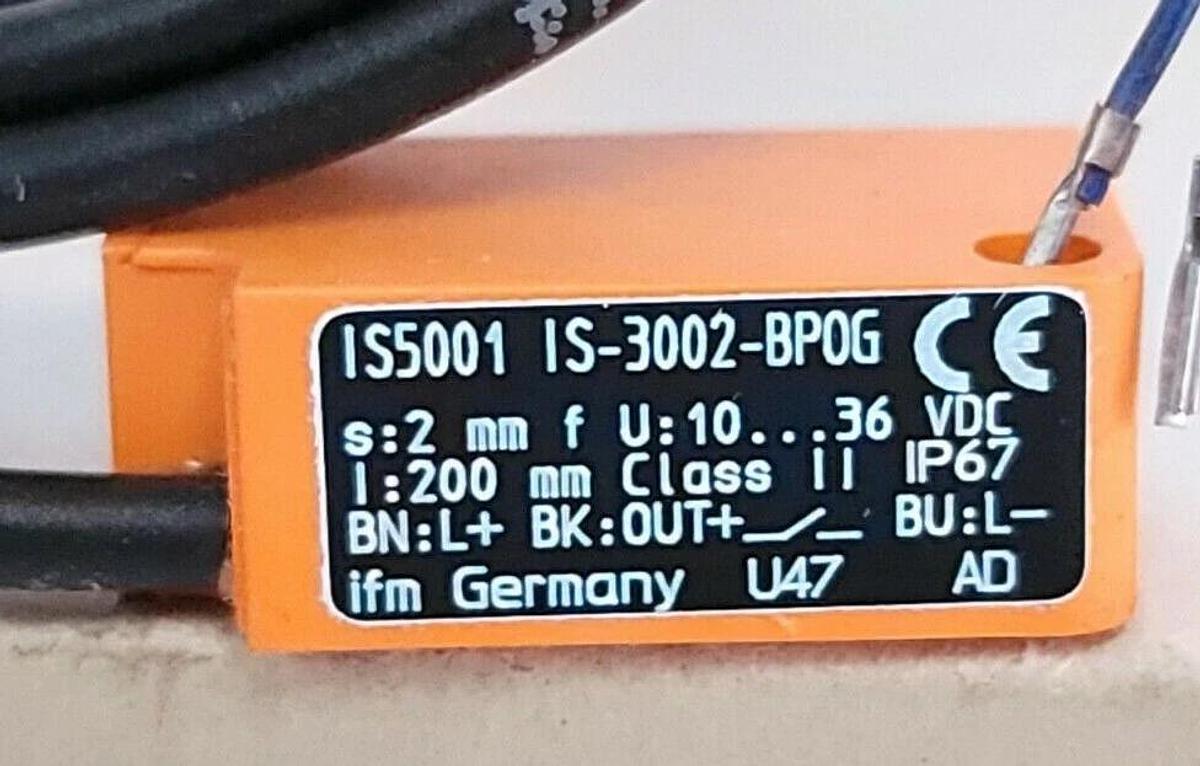 Used NIB IFM EFECTOR IS5001 PROXIMITY SWITCH IS-3002-BPOG 2MM RANGE 10-36VDC 2M