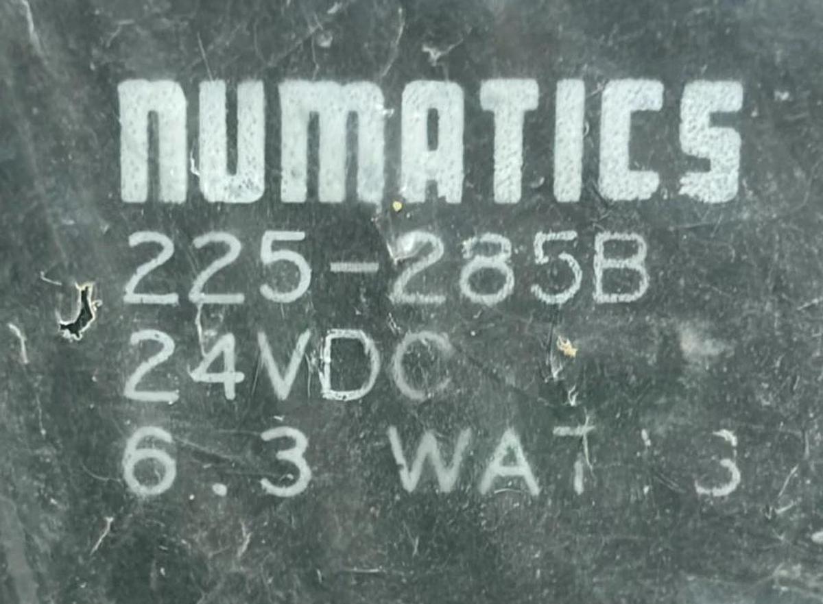 Used Lot of 2 Numatics 225-285B Solenoid Valve Coils Mark 8 Series 24VDC 6.3W