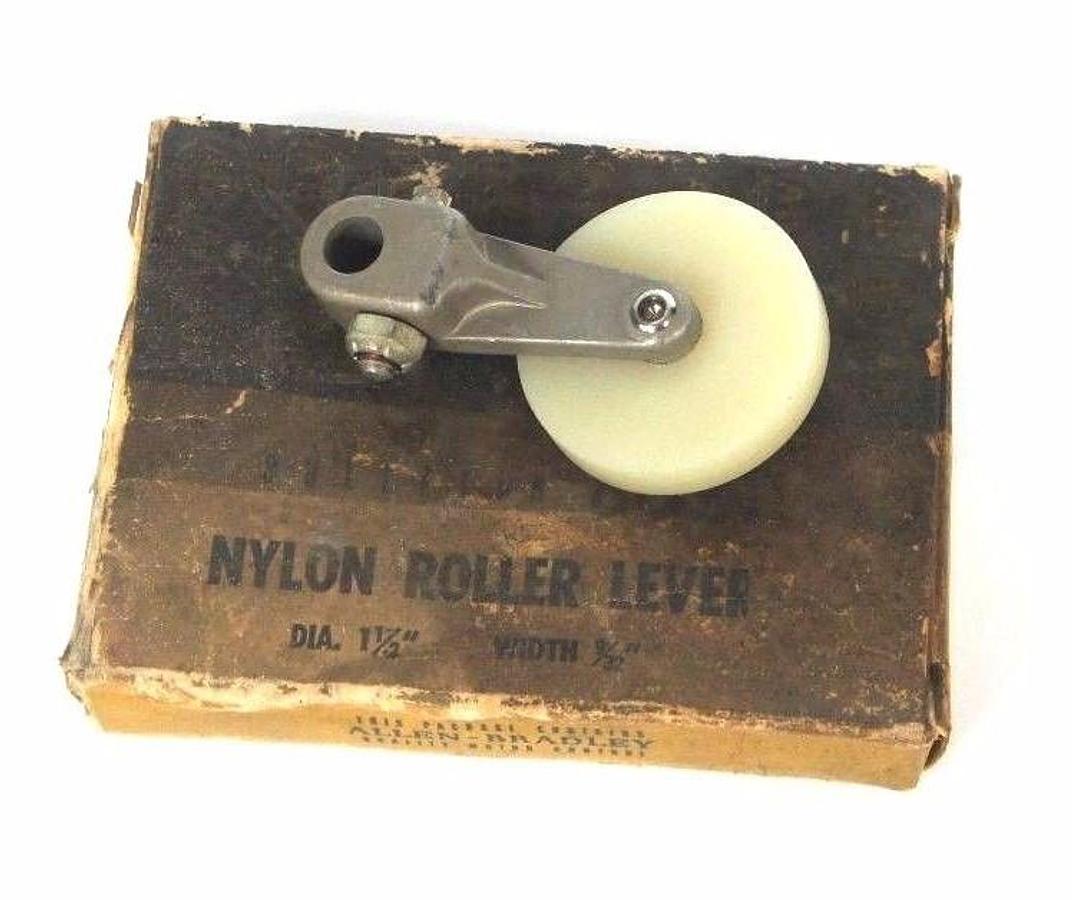 Used NIB ALLEN BRADLEY 802T-W1G NYLON ROLLER LEVER 802TW1G